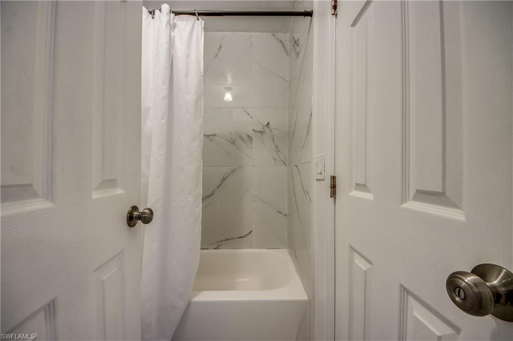 ROYAL WOODS - Residential