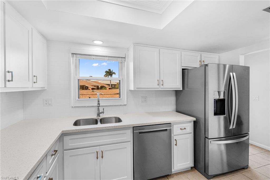 YACHTSMANS COVE - Residential