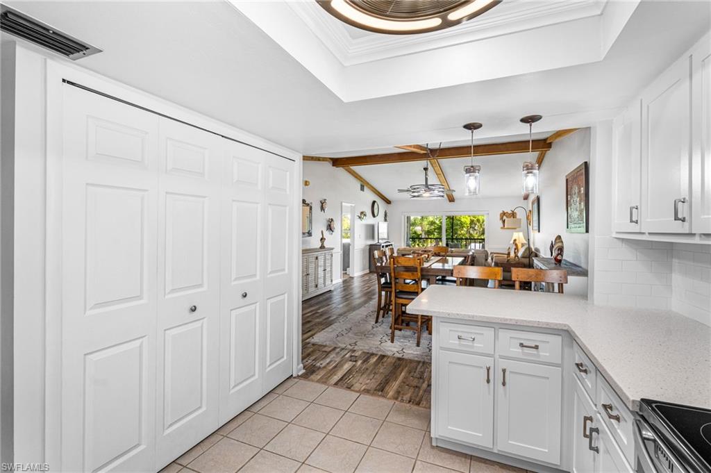 YACHTSMANS COVE - Residential