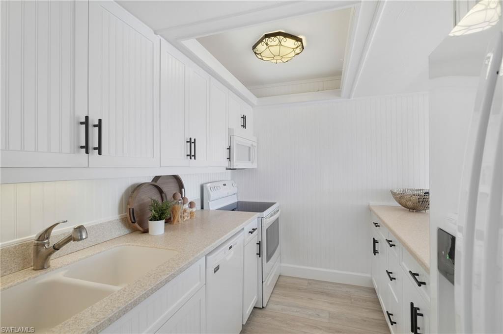 DOLPHIN WAY - Residential