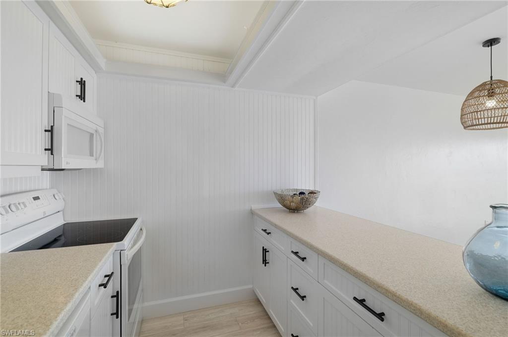 DOLPHIN WAY - Residential