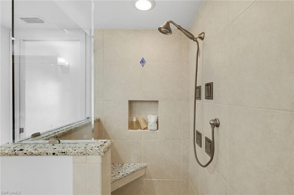 DOLPHIN WAY - Residential