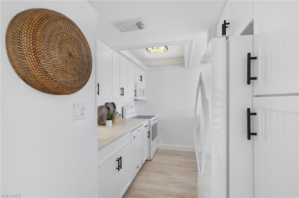 DOLPHIN WAY - Residential