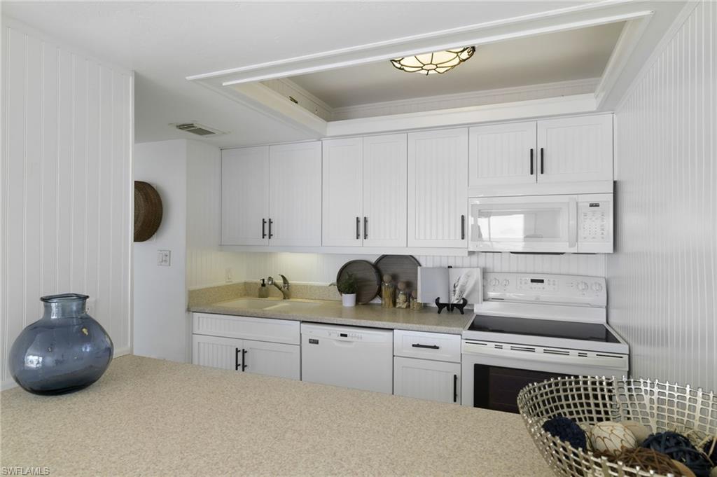 DOLPHIN WAY - Residential