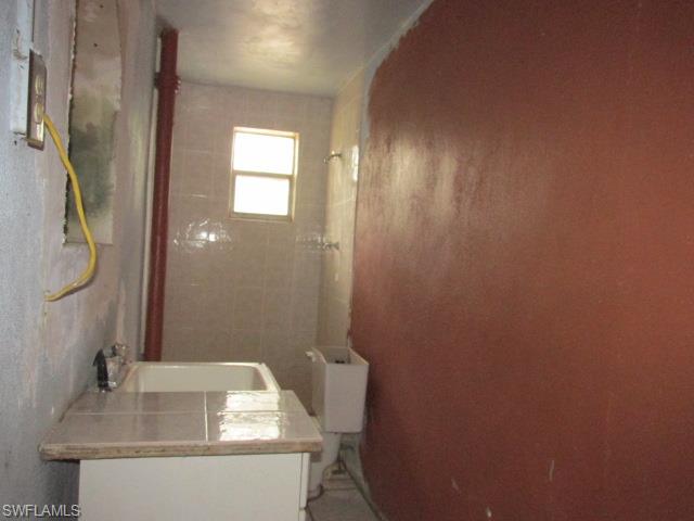 COUNTRY MANOR - Residential