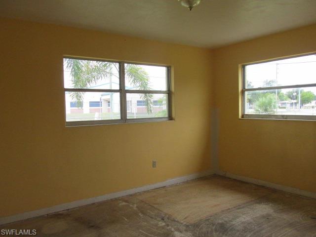 COUNTRY MANOR - Residential