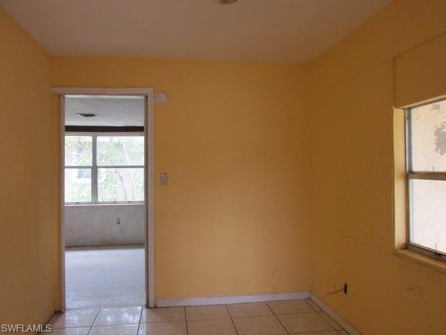 COUNTRY MANOR - Residential