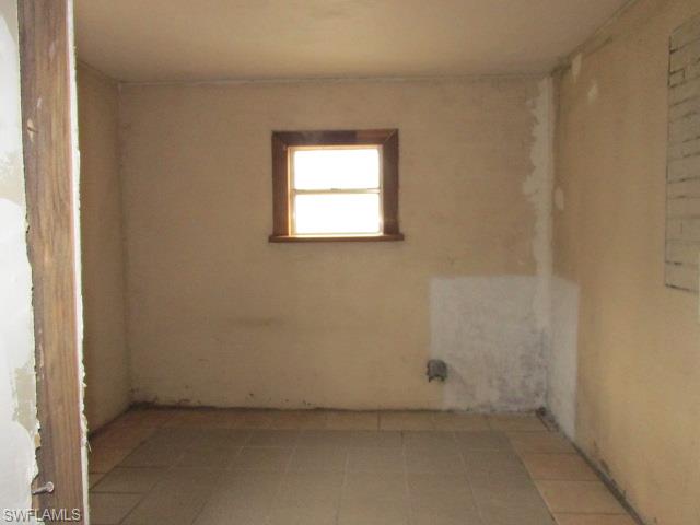 COUNTRY MANOR - Residential