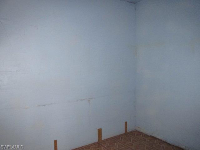 COUNTRY MANOR - Residential