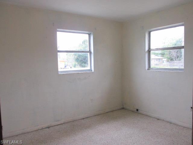 COUNTRY MANOR - Residential