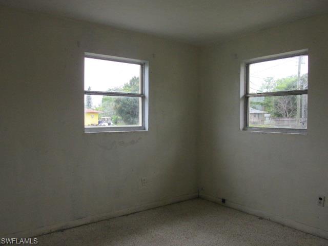 COUNTRY MANOR - Residential