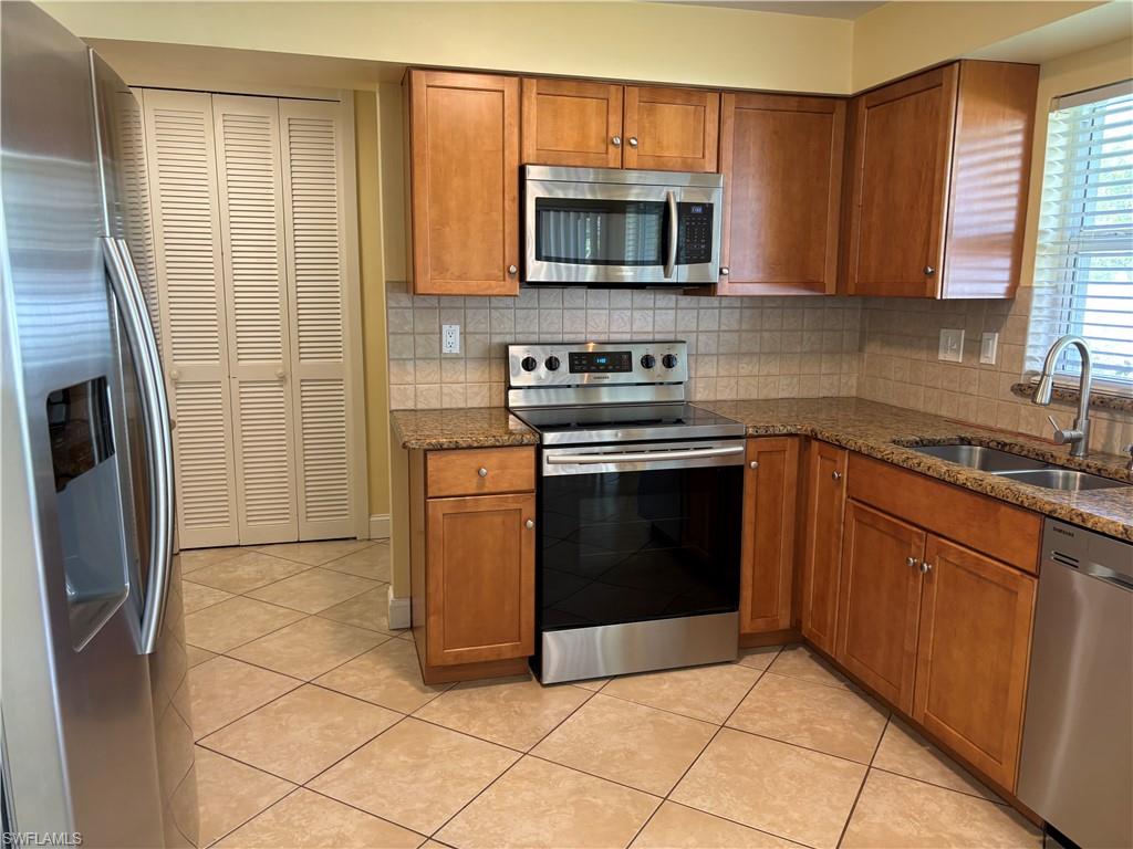 SUNSET COVE - Residential Lease