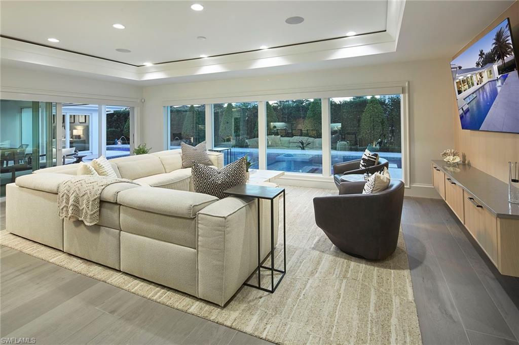 PARK SHORE - Residential