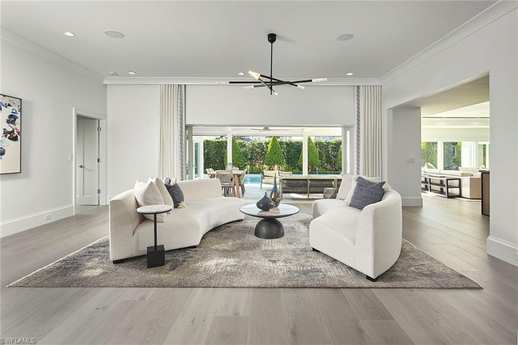 PARK SHORE - Residential