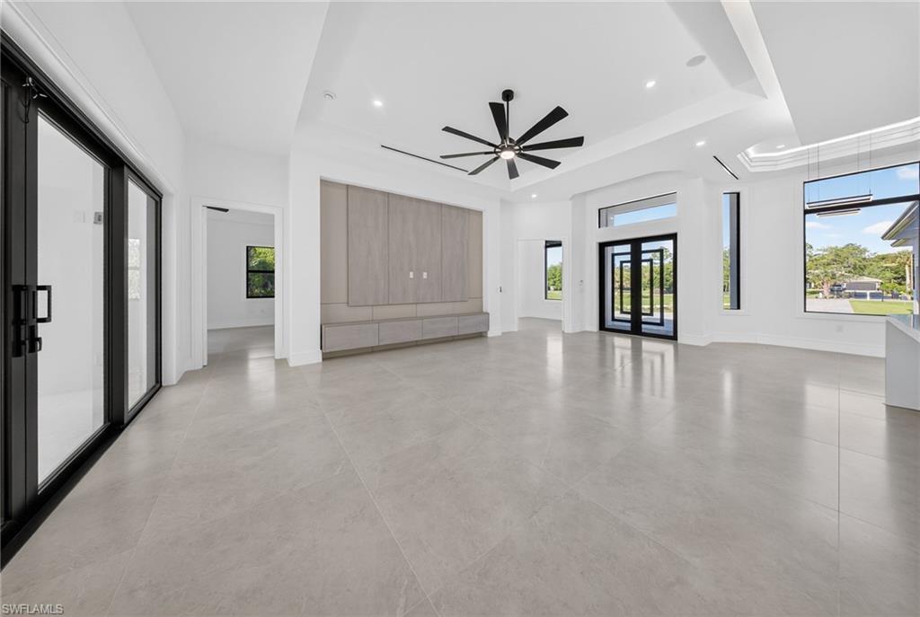 GOLDEN GATE ESTATES - Residential