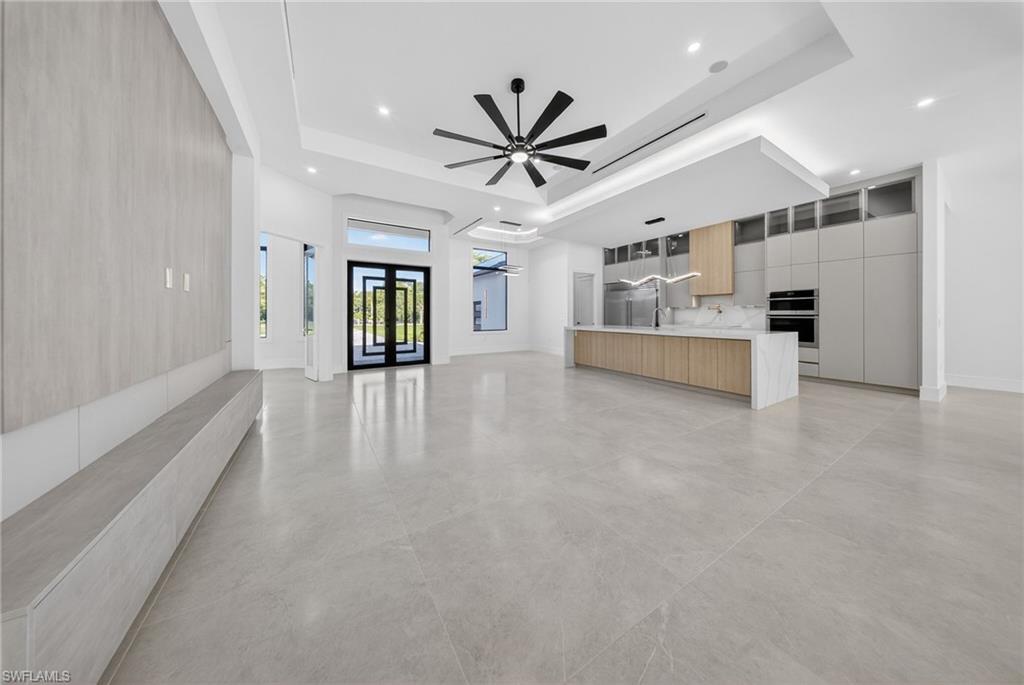 GOLDEN GATE ESTATES - Residential