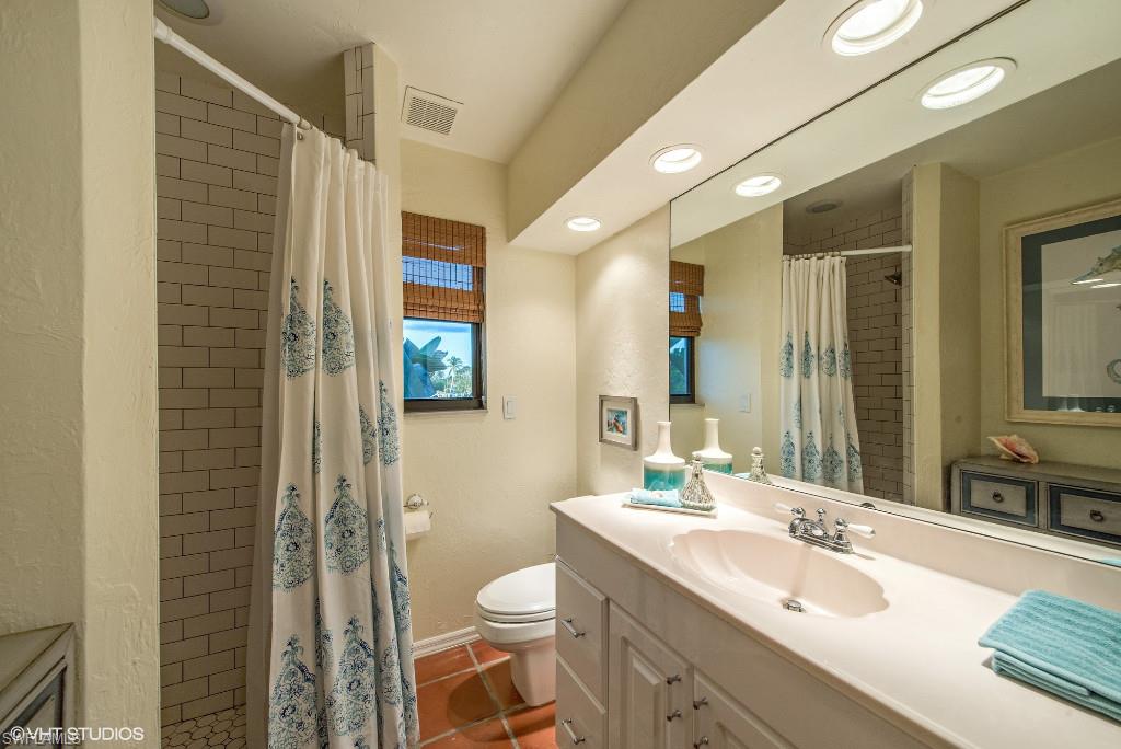 BAY POINT CONDO - Residential