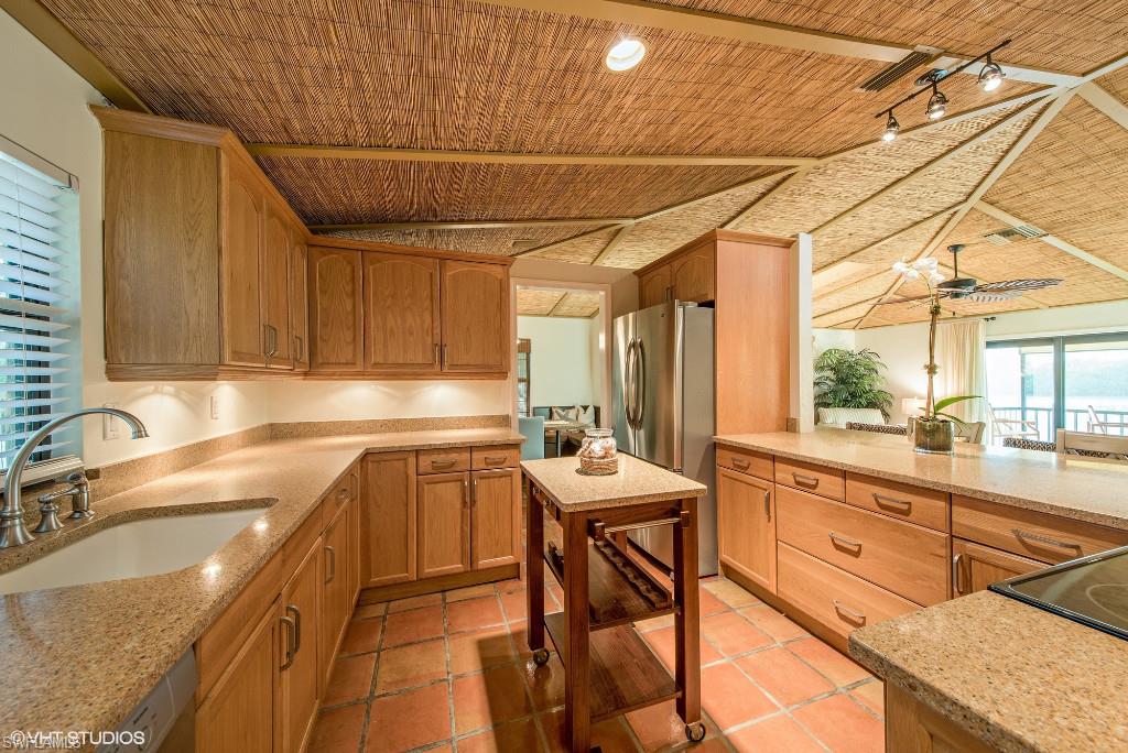 BAY POINT CONDO - Residential