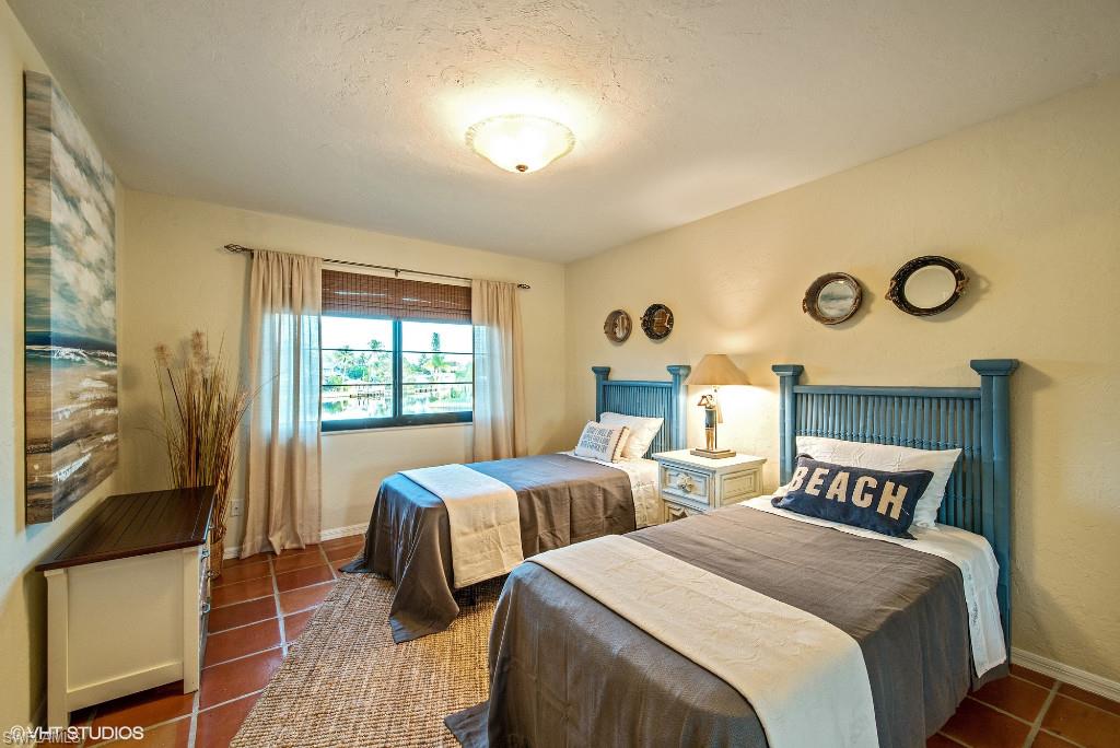 BAY POINT CONDO - Residential