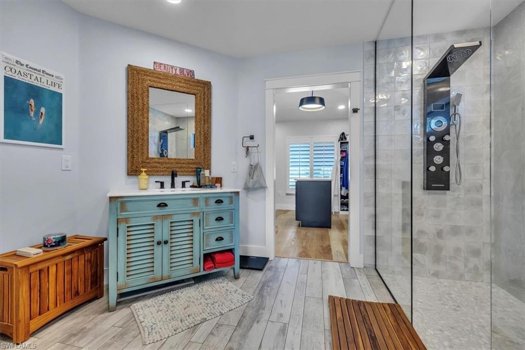 EAST LAKE COLONY - Residential