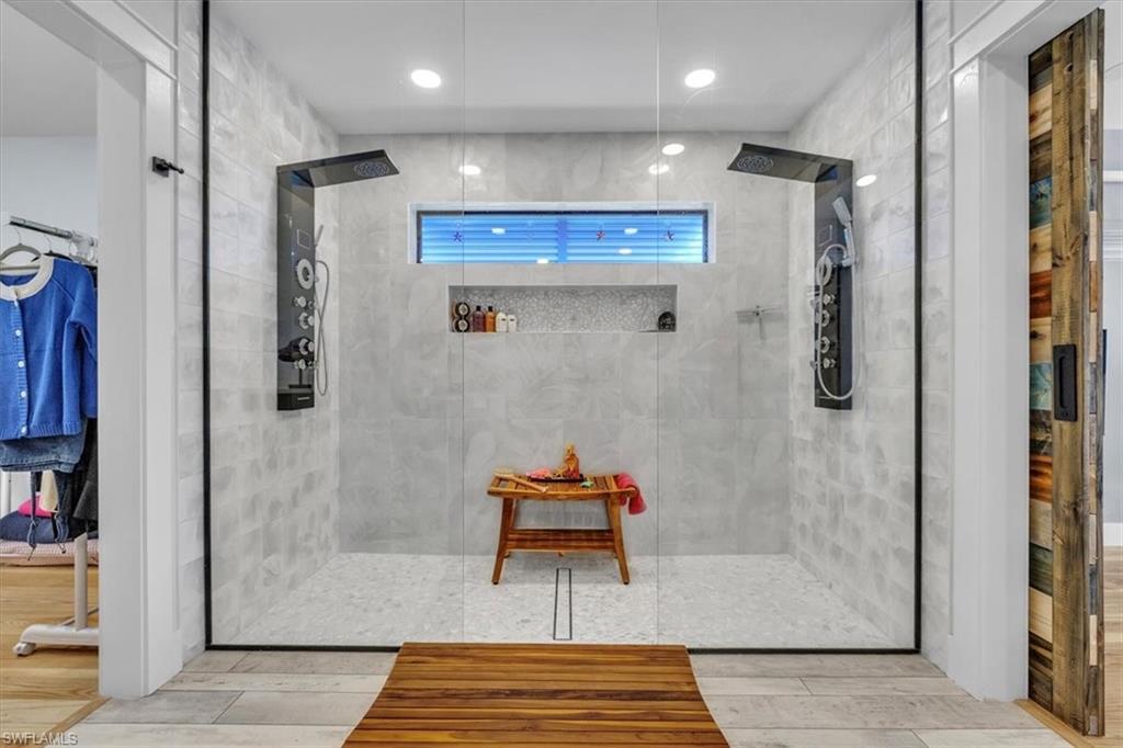 EAST LAKE COLONY - Residential