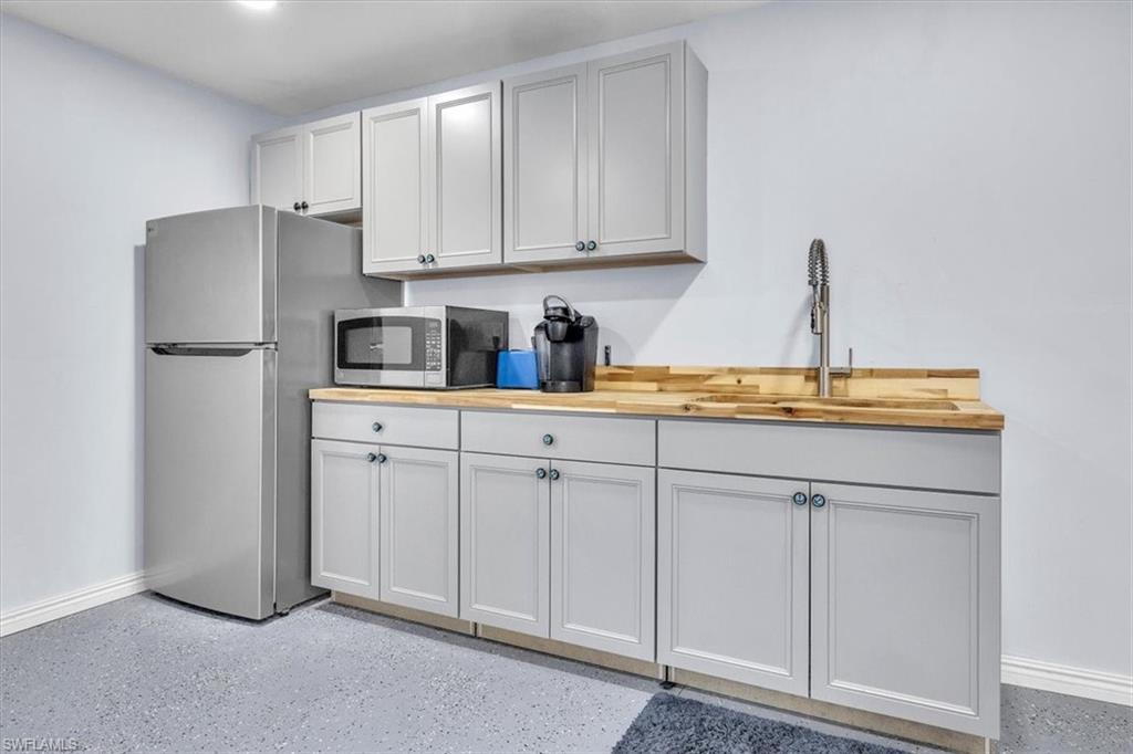 EAST LAKE COLONY - Residential