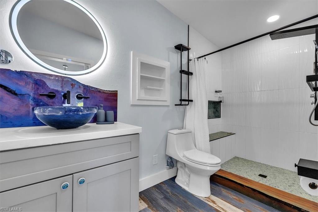 EAST LAKE COLONY - Residential