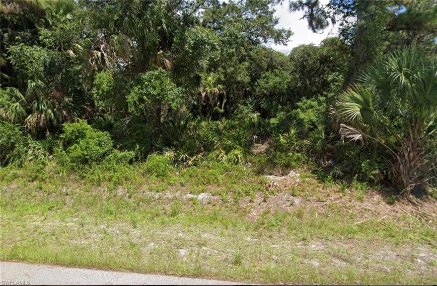Enjoy the benefits of a no flood zone location along with unbeatable convenience. This lot is just minutes from shopping, restaurants, schools, and golf courses, with quick access to US 41 and I-75 for an easy commute in any direction.