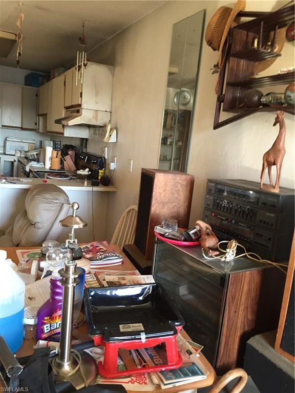 CONTEMPORARY  CONDO - Residential