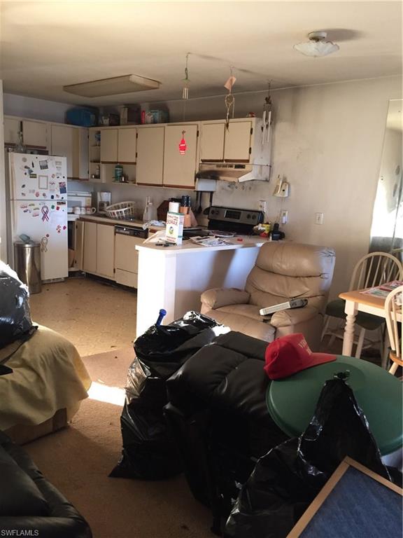 CONTEMPORARY  CONDO - Residential