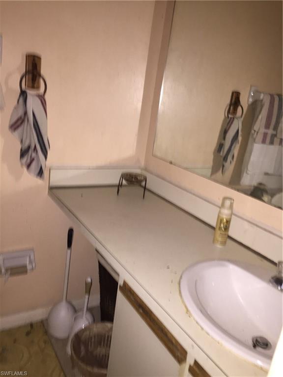 CONTEMPORARY  CONDO - Residential