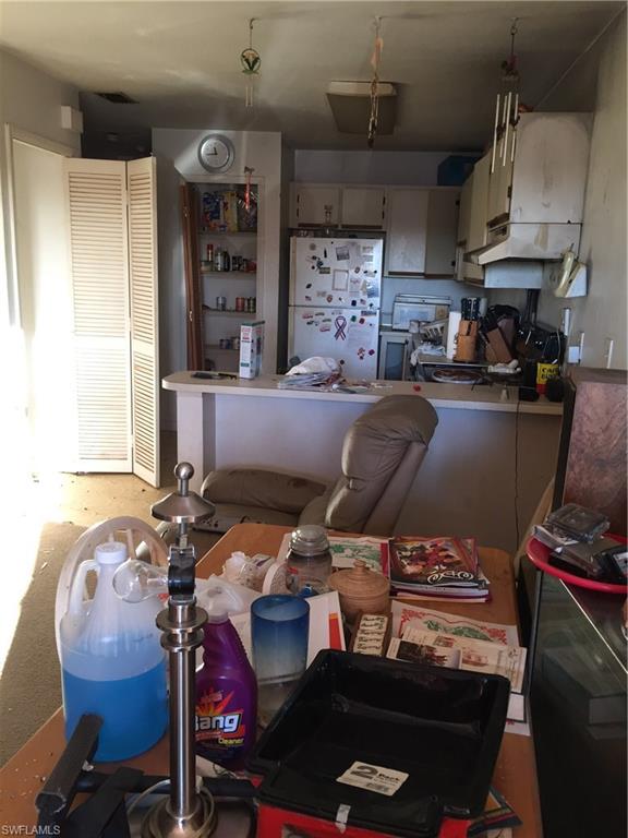 CONTEMPORARY  CONDO - Residential