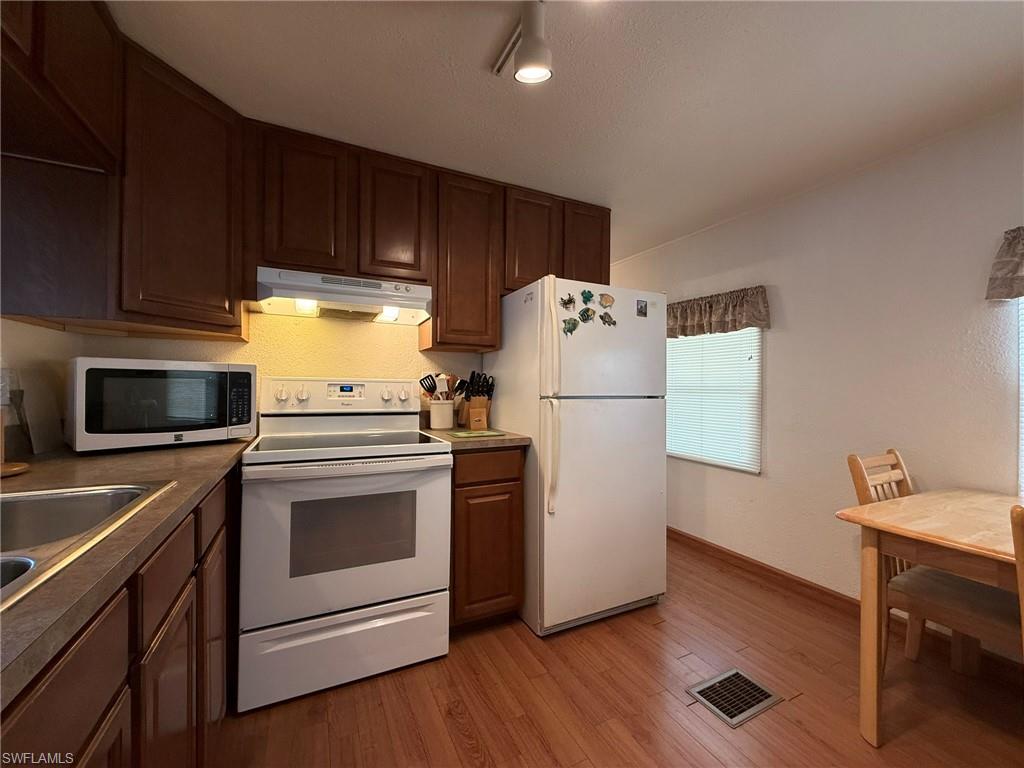 MOBILE MANOR - Residential