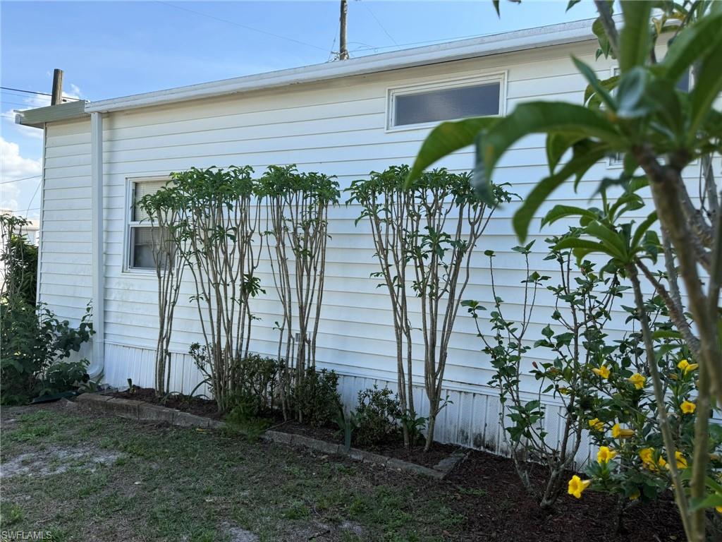 MOBILE MANOR - Residential