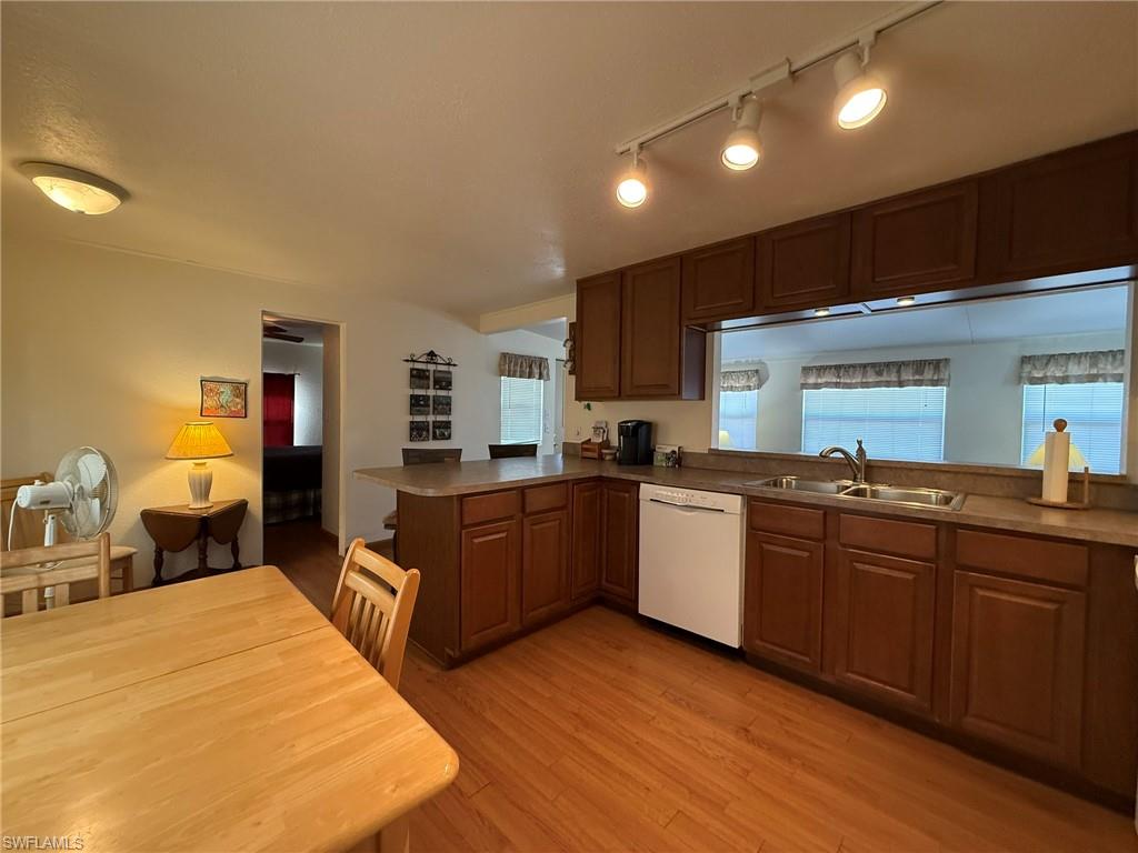 MOBILE MANOR - Residential