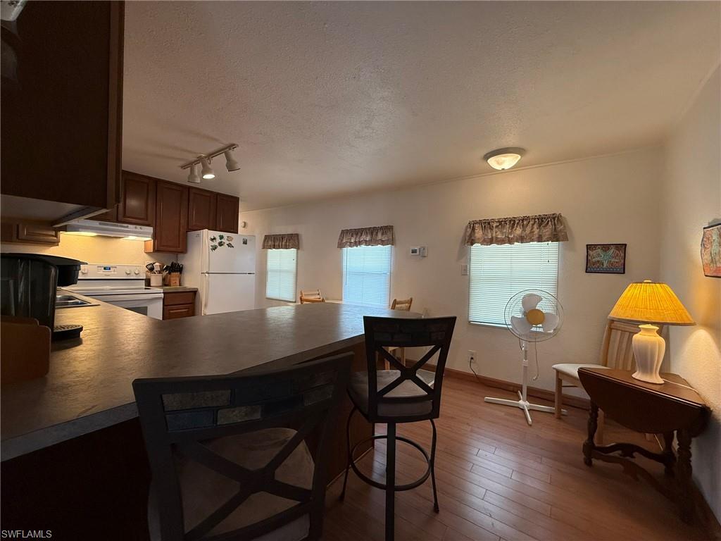 MOBILE MANOR - Residential