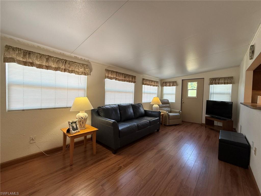 MOBILE MANOR - Residential