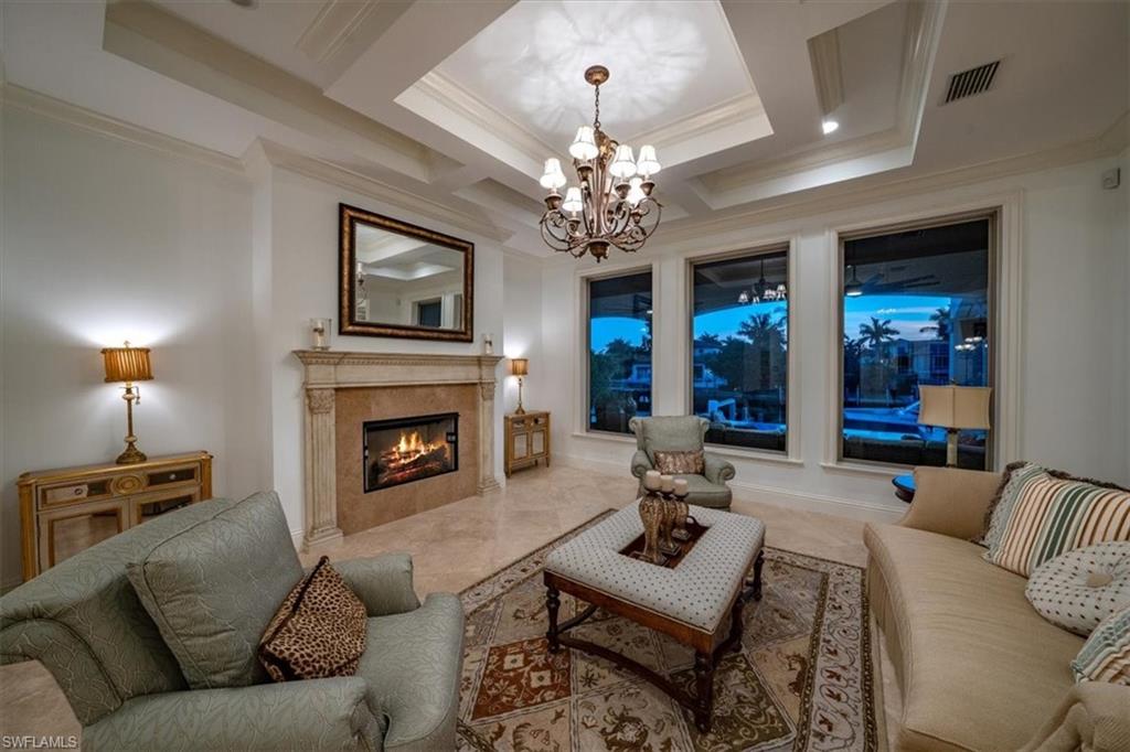 AQUALANE SHORES - Residential