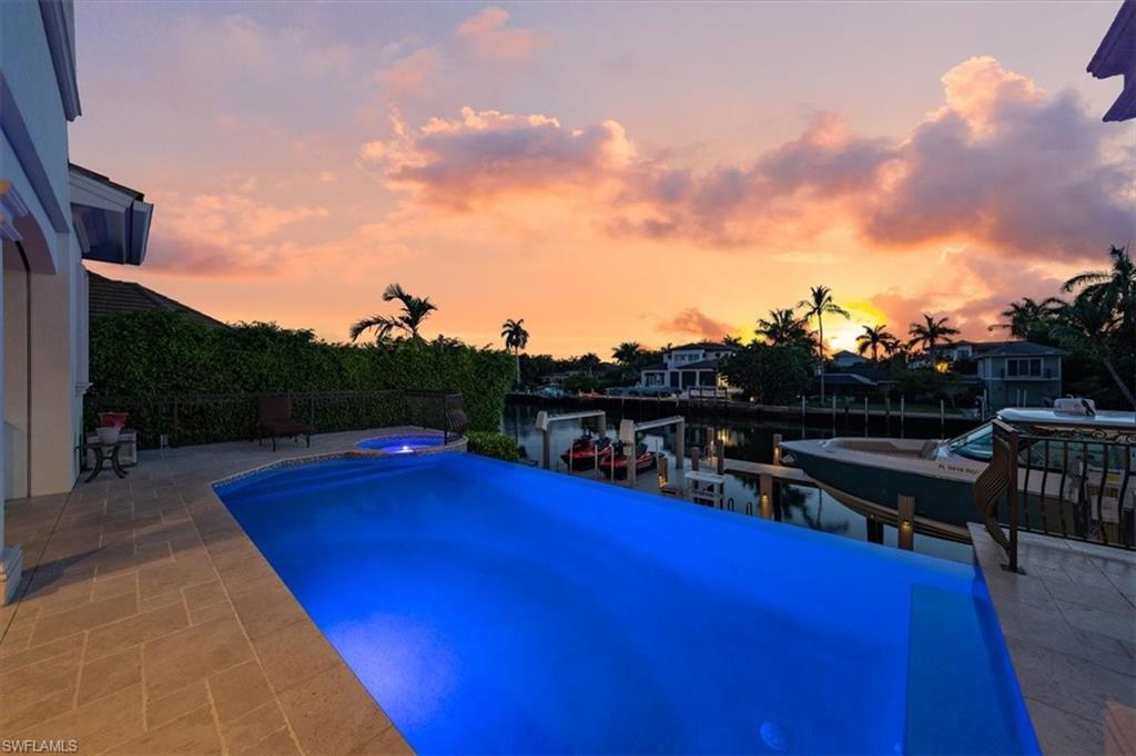 AQUALANE SHORES - Residential