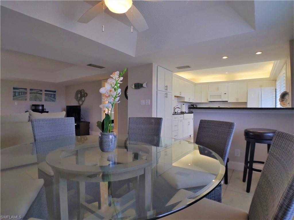 GLADES COUNTRY CLUB - Residential Lease