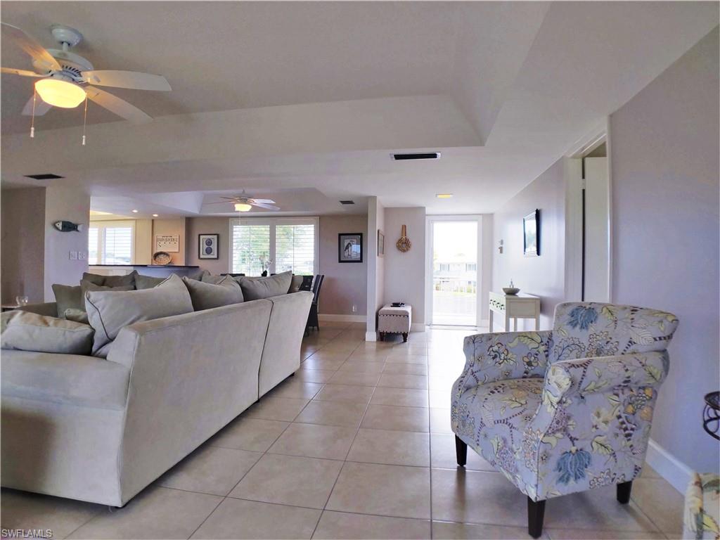 GLADES COUNTRY CLUB - Residential Lease