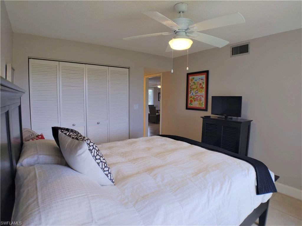 GLADES COUNTRY CLUB - Residential Lease