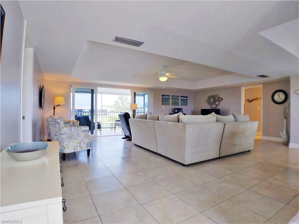 GLADES COUNTRY CLUB - Residential Lease