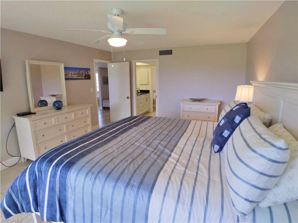 GLADES COUNTRY CLUB - Residential Lease