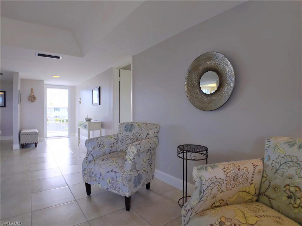 GLADES COUNTRY CLUB - Residential Lease