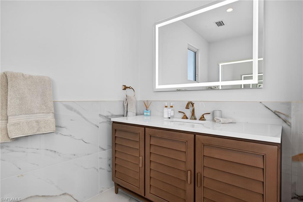 BEACHVIEW COUNTRY CLUB ESTATES - Residential