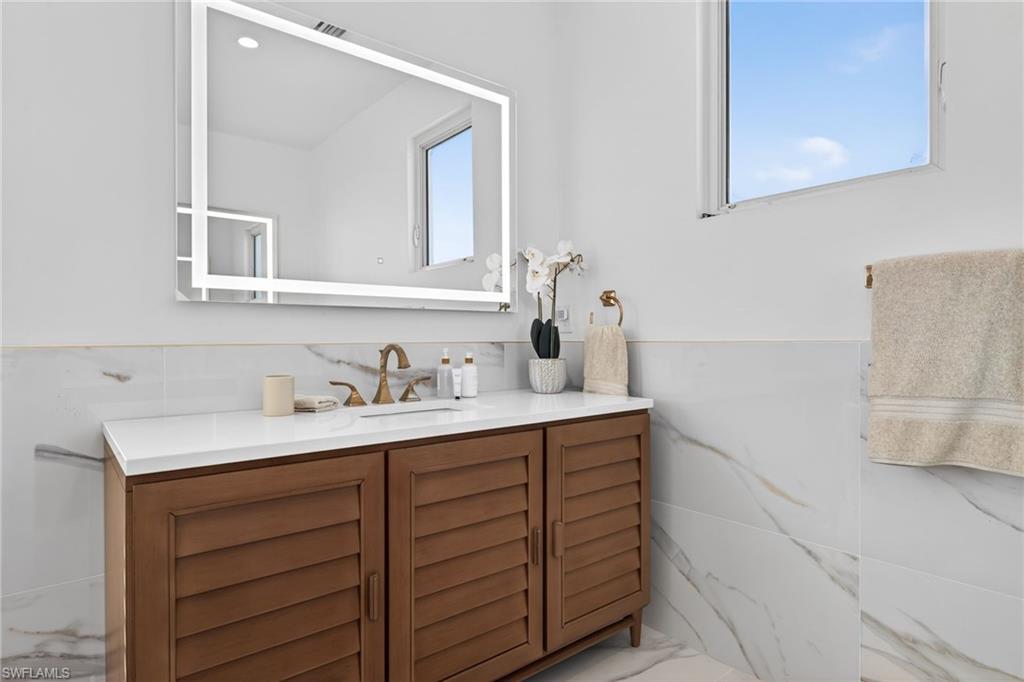 BEACHVIEW COUNTRY CLUB ESTATES - Residential