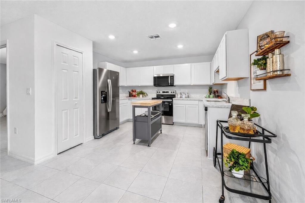 LABELLE ACRES - Residential