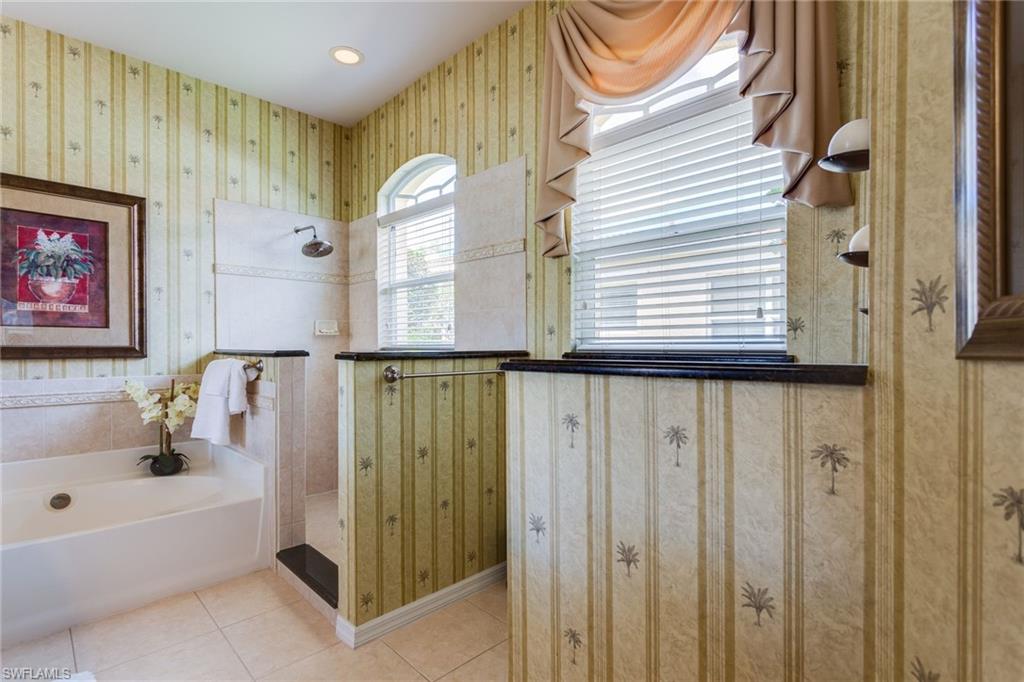 COLONIAL LINKS - Residential