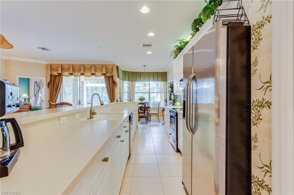 COLONIAL LINKS - Residential